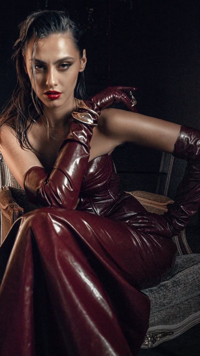 BURGUNDY DREAMS ♥️@pembekenan by @ivelinachoeva