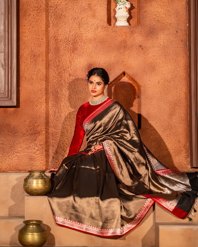 శశివదనే♥️💫!! . . .#india #instagram #instapic #photoshoot #instadaily #insta #naveenareddych #sareefashion #virelpost #trend #trendingposts by @actress_naveena_official