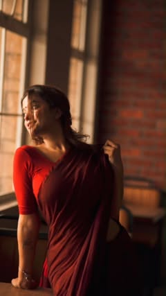 ❤️...#explore #explorepage #saree #sareelove #sarees #sareeindia #sareelovers #exploremore #explorar (Saree, sareeshoot, sarees, redsaree, reel, sareereel, backpose, beautiful girl , sareegirl)