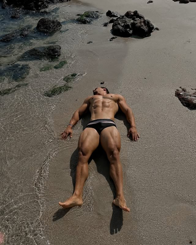 ☀️...#modelo #modelofitness #modelofotográfico #riodejaneiro #costaverde #fitness by @gabrielrenatop