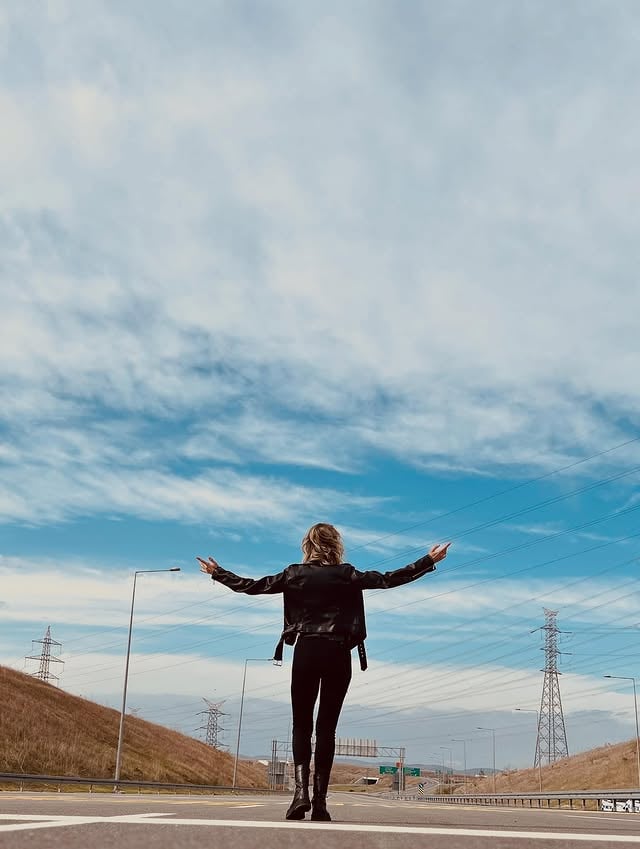 Ortaya karışık 💃Foto 1-2: 📸: @dilaayris*Fotoğraflar trafiğe kapalı alanda çekilmiştir. by @oyaokar
