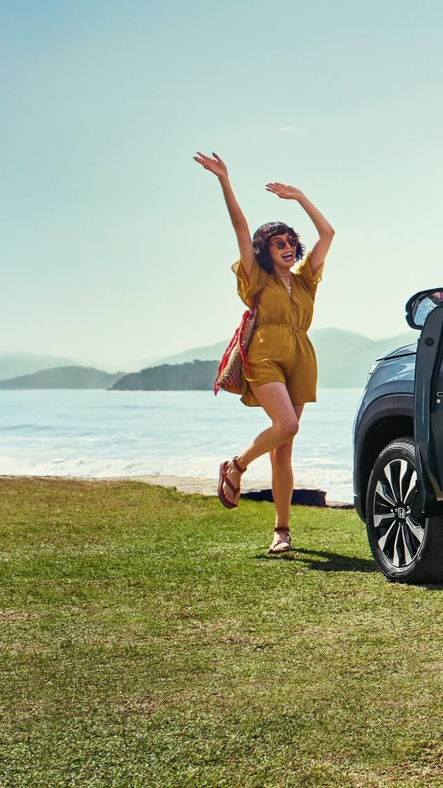 Nada como pegar a estrada para limpar a mente. Ainda melhor comum SUV feito de energia 100% limpa. Chegou o WR-V. Incrível docomeço ao fim de semana. by @hondaautosbr