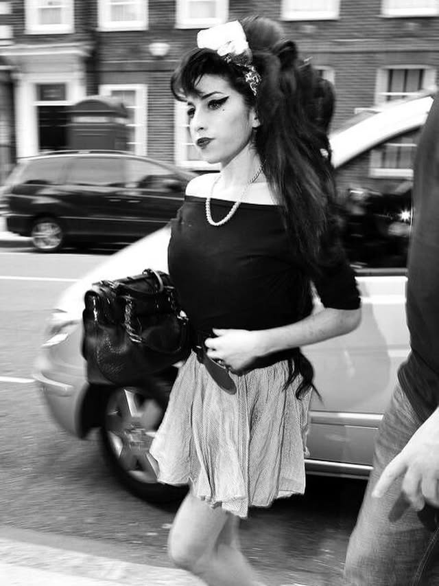 “I’m not interested in having a big hit. I’m interested in doing good music.”#amywinehouse #foryou #explore #explorer #fy by @amywinehousecy