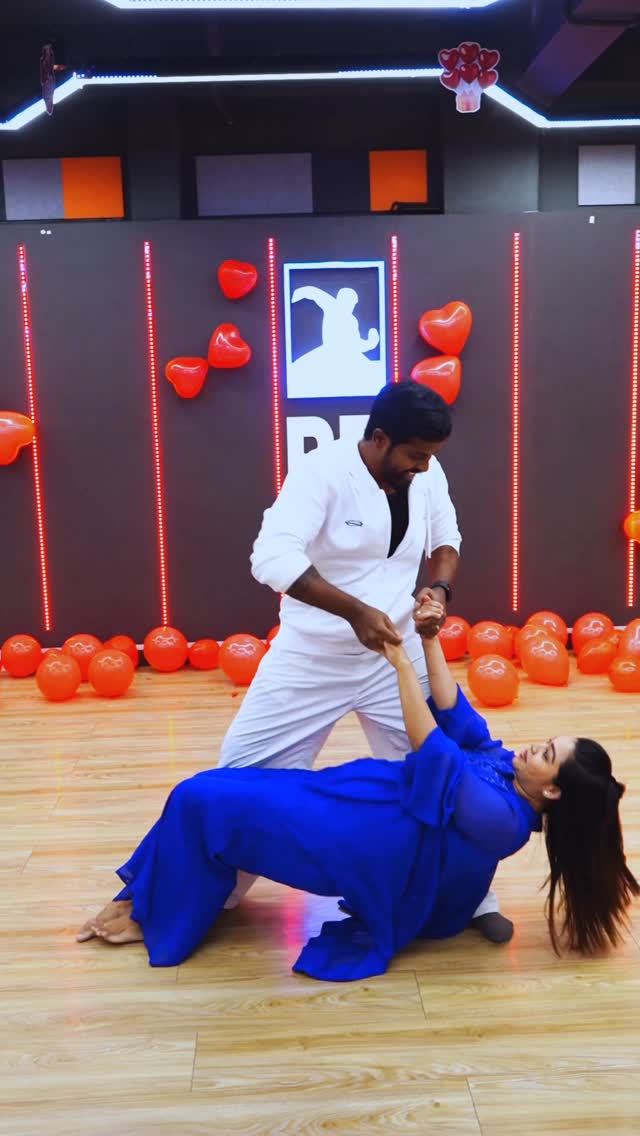 Dancing with him is always a magic ❤️Valentine workshop at @rhythmicbeatdancecourt Dancing ❌ Flying with @yuvi_smart ( my love ) by @gayathri_yuvraaj