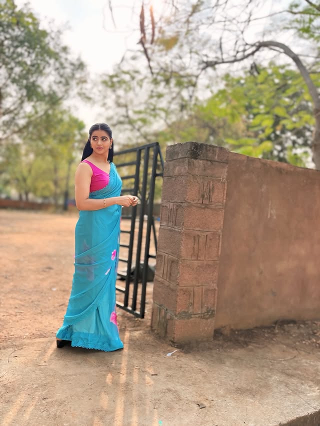 🦋🦋✨#instagood #instalike #photography #shootfilmmag #viralpost by @actress_naveena_official