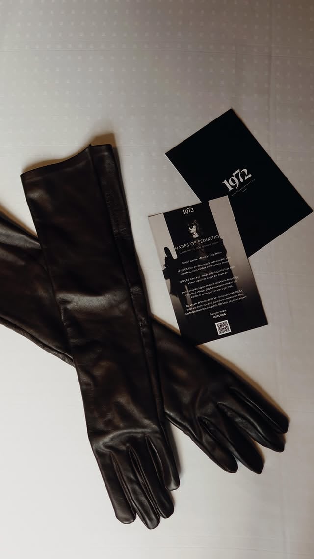 ASMR GRWM for Milan Fashion Week / getting ready for the DESA runway show.@desafashion @1972desa reklam*