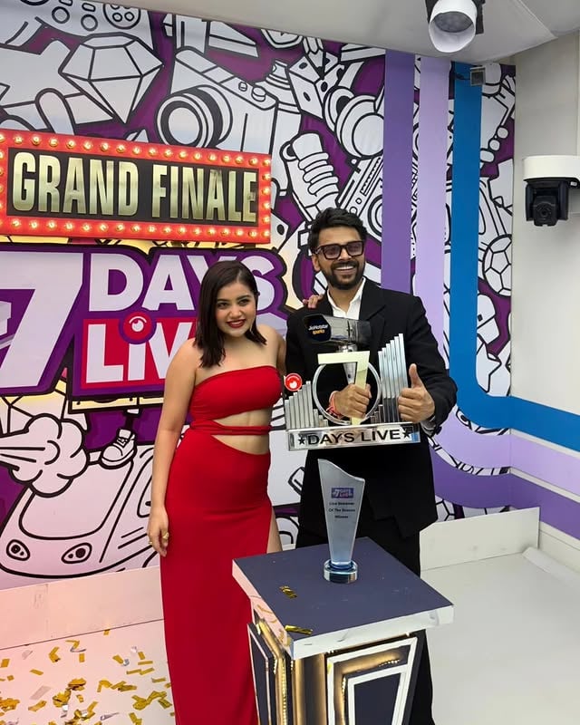 WE WONNNN!!! 🏆🥳 Still can’t believe we actually did it!! 7 days felt like 7 months fr, but me and @corrupt_tuber somehow survived (even with all our lil fights lol). Lowkey the best pod mate tho 😆 Bigggg thank you to @jiohotstar for this amazing opportunity & to everyone who supported and showed love. Y’all are the best!! 💖 ALSO, finally reunited with my phone and that’s a win on its own!!📱😭#DollyJaved#7daysliveonjiohotstar#7DaysLive#winwin by @_dollyyjavved