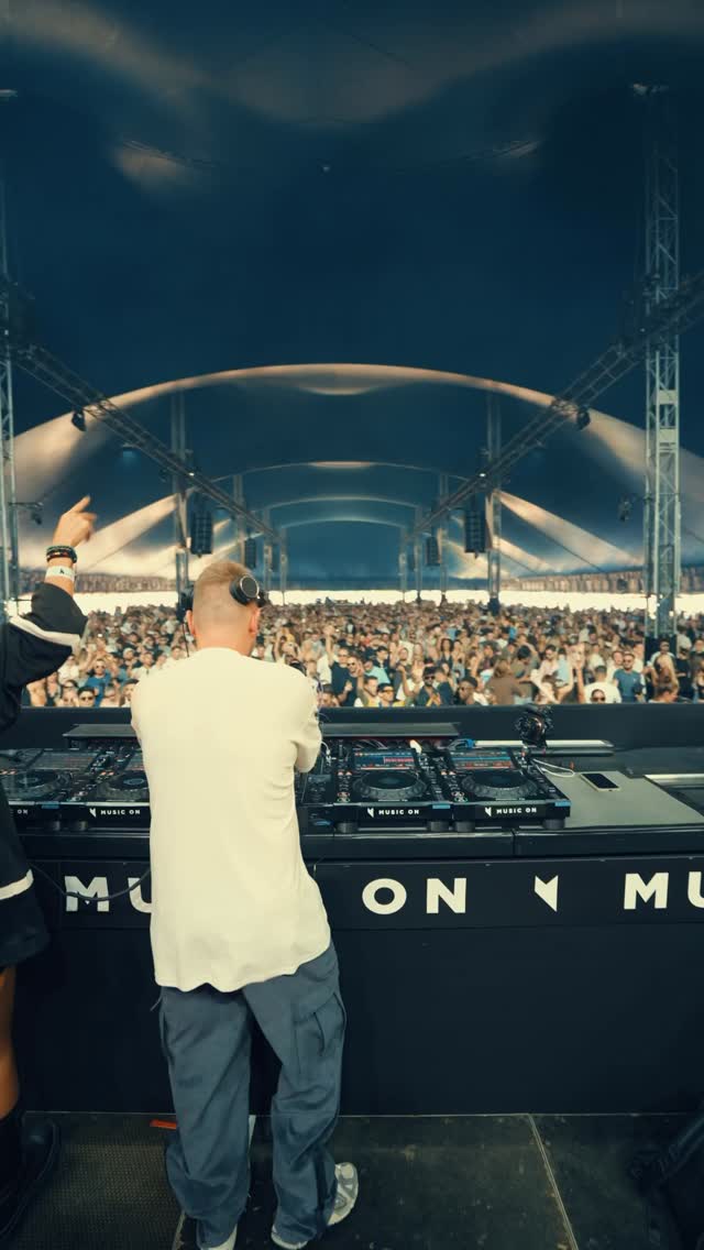 In a few weeks it’s that time again@musiconofficial Festival AmsterdamBoth days sold outSee you Saturday, May 9 🔰❌❌❌ by @joeydaniel_ofc