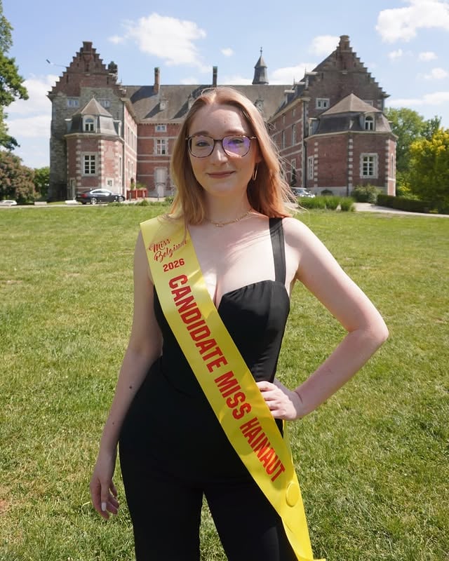 Très heureuse de vous annoncer que je suis officiellement Candidate Miss Hainaut 2026 ✨️Merci à @missbelgium_official pour cette opportunité et leur confiance, ainsi qu'à @victoriajewelry.benelux pour les bijoux offerts 😍Hâte de vivre cette expérience à fond et très fière de représenter notre merveilleuse ville de @charleroicentreville 🤫#mb2026 #missbelgium #missbelgium2026 #Miss #charleroimaville #charleroi #belgique #belgium #belgique🇧🇪 #belgique🇧🇪❤️ #belgium🇧🇪 #charleroimetropole #girl #instagirl #shoot #photoshoot #shooting by @manonolita