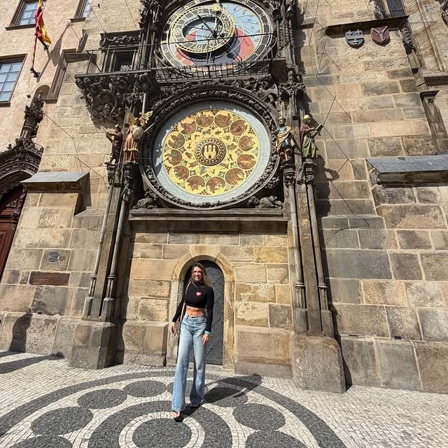 From stories to feed! Haha what an amazing trip, kept my mind sharp for high level competition, in a beautiful country, new friends, sightseeing, all in 4 days! Haha Now time to go home 🙏🏼🫶🏼♠️♥️♣️♦️••Dos stories para o feed rs Que viajem incrível, mantendo a mente afiada em competição de alto nível, num país lindo, novas amizades, passeio, tudo em 4 dias rs hora de voltar para casa. 🙏🏼🫶🏼♦️♠️♥️♣️@wsop by @mackenziedern