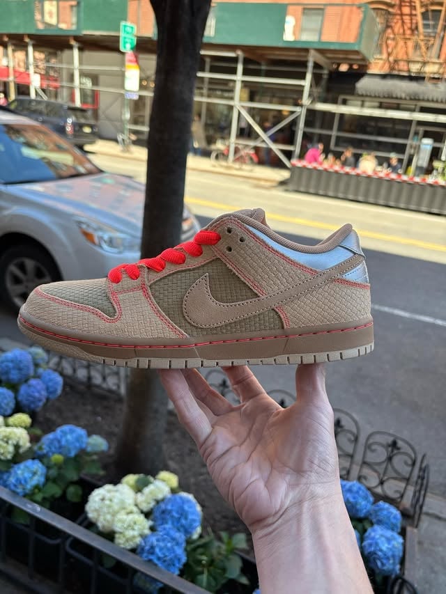 @nikesb Dunk Low “Som Tum” available now in store, remaining pairs will go online around 3PM EST ✨✨ by @laborskateshop