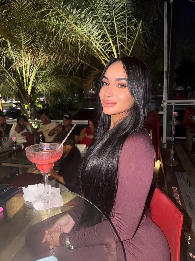 🦋 by @ana_victoria_17