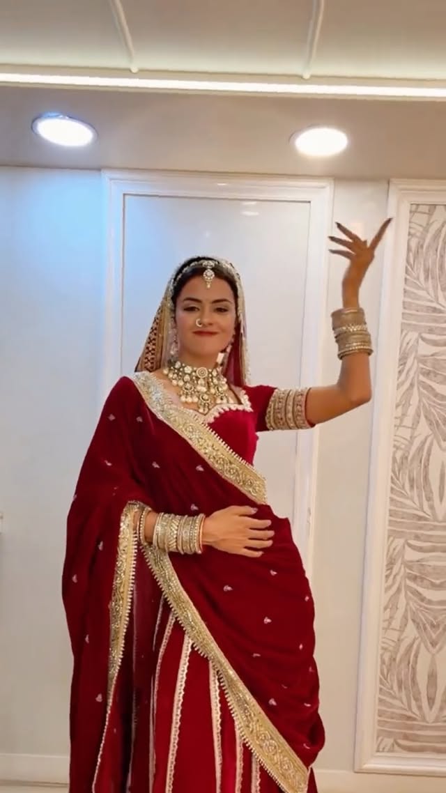 Just a Rajasthani girl vibing on Punjabi song 🥰 by @priyankachaharchoudhary