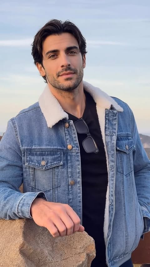 Good morning people 

#sunrise #mood #wednesday #morning #hills