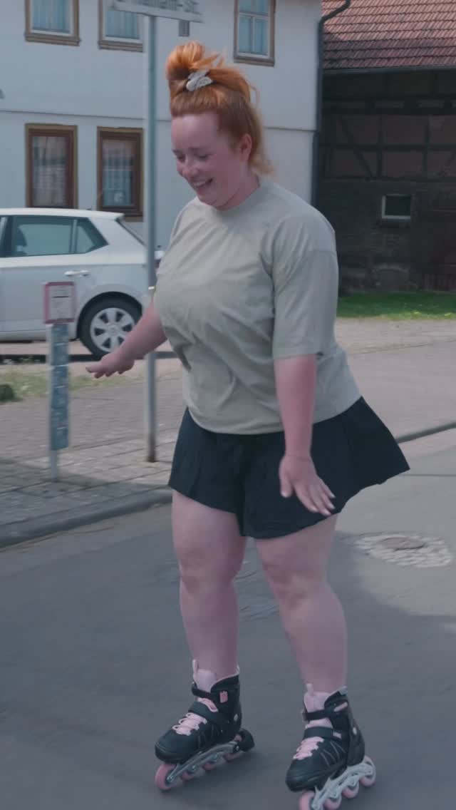 ENDLICH FREI 😍 Meinen Merch gibts ab jetzt online. Könnt ihr auf www.hausplanb.de bestellen! Den Link findet ihr auch direkt in meinem Profil. ♥️♥️♥️Filmemacher: @amplify.emotions by @haus_plan_b