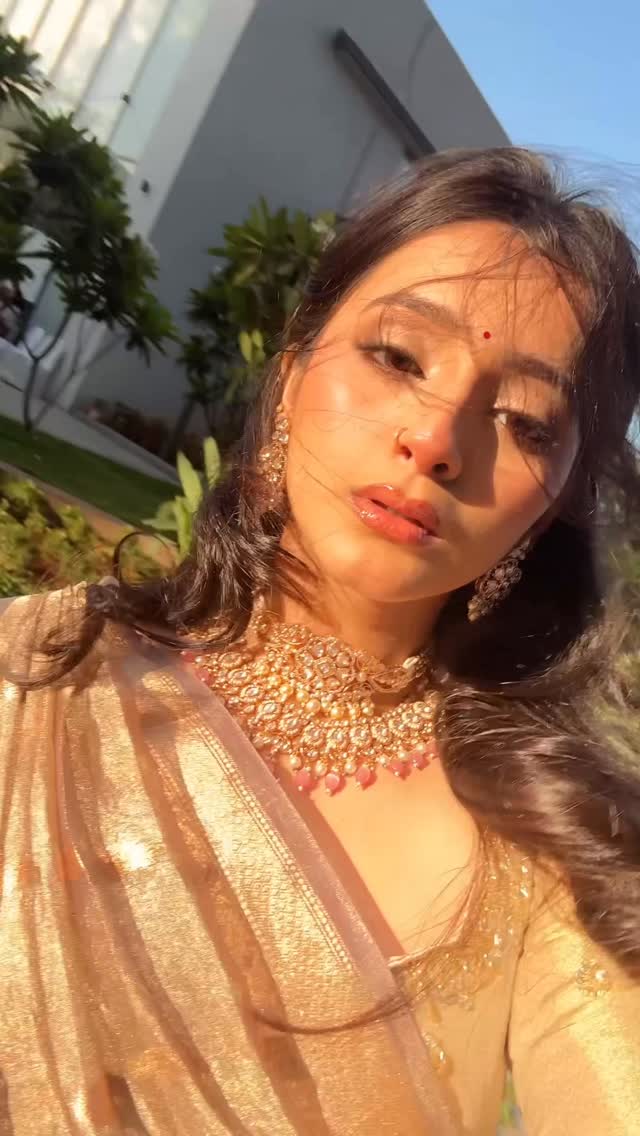 POV: the sun loves me.#navvari #saree #gym #makeup by @leanbeeftandoori