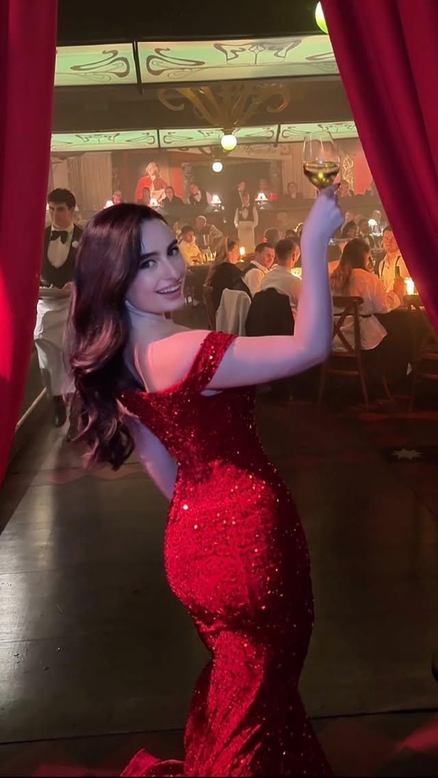 What if he takes me to Dubai instead of Paris cabaret?! Back in time, France, 1900’s with immersive cabaret @lostestateofficial show 🌹It was decadent, stylish, satanic, funny, macabre show!✨#cabaret #femmefatal #vintagefashion #reddress by @lira__karina
