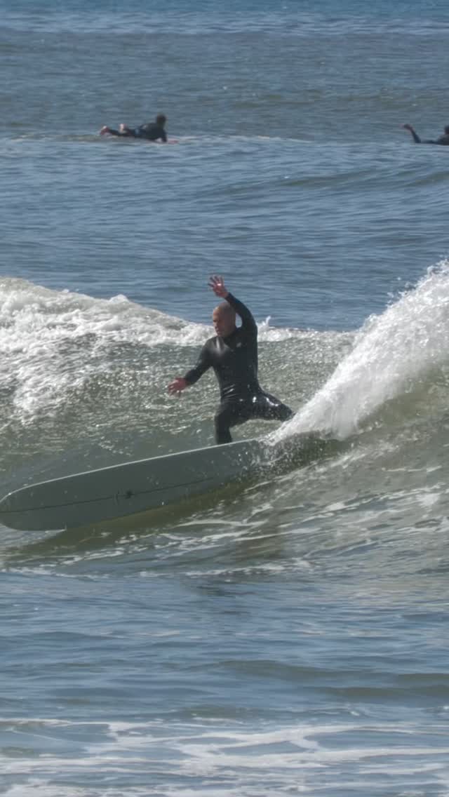Chameleon ways ✨🦎✨@cjnelsondesigns @ryanengleshapes @thunderboltsurfboards @flyingdiamondsofcalifornia 📹 @surfcraftcleveland by @cj_nelson