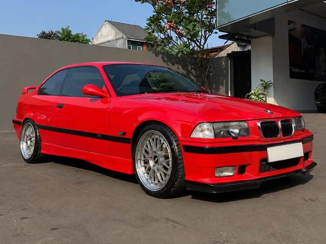 Jual Mobil : BMW M3 E36 CoupeYear 1992ODO 29.XXX Miles Manual 5Speed TransmissionS50B30 Inline-6 Engine Electric Vader Seat M3Blaupunkt CD43 HeadunitGPS SatnavCompass Rear View MirrorSpeaker by Harman KardonWasher LampBiltstein B8 Plus SuspensionEibach Sport KitFull PaperModification List : Bbs Le-Mans 124 R18' (8,5-9) Michelin Pilot Sport TirePRICE : BY REQUESTWHATSAPP : 085894464783#garasiklasik #jualm3 #jualbmwm3 #jualm3coupe #juale36coupe by @garasi.klasik