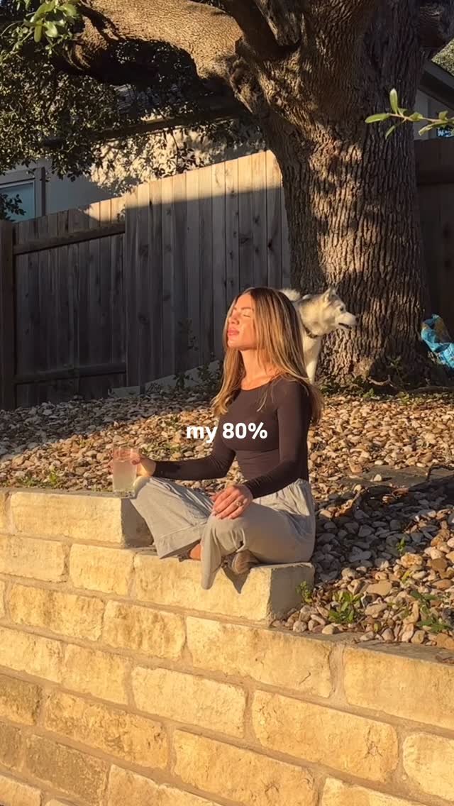 This is the goal 🤝my 80%:training, healthy meals, routines, taking care of my body & mind. my 20%:traveling, drinks with friends, concerts, trying new foods, making memories & going on adventures. This is what I wish for everyone honestly. The balance of working hard and staying consistent with your goals… while also not letting life pass you by.I genuinely think this is why I’ve been able to stay consistent for years without ever burning out. The 80/20 rule is where it’s at 🙌#healthylifestyle #balance #happylife #balanced #healthy by @allybesse