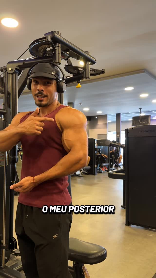 Já testou essa variação? ...#gym #treino #ombros #dica by @gabrielrenatop