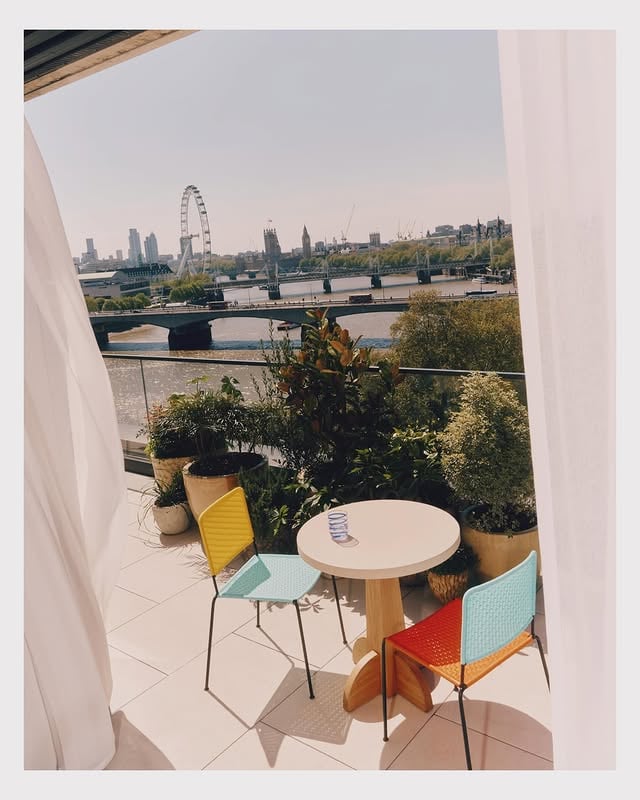 The @st.clementlondon has arrived. His first hospitality offering since leaving Soho House, Nick Jones has teamed up with @eagle.hodges and Mark Wadhwa to convert the former brutalist building into a 90-room, 15-suite hotel. It boasts what is now my new favourite view of London, perfectly positioned on the Thames to offer a 180 view of the skyline at its most magnificent - even more so at dusk when all the lights come out. @mariashollenbarger gets the first look in this week’s @fthtsi. Online now. @michaelsinclair took the pictures. by @jellison22