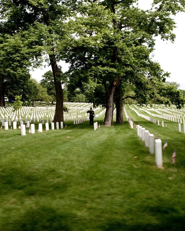 Today, we pause to remember the Americans who laid down their lives in service to our nation.May we always honor their legacy and support the loved ones they left behind. by @kamalaharris