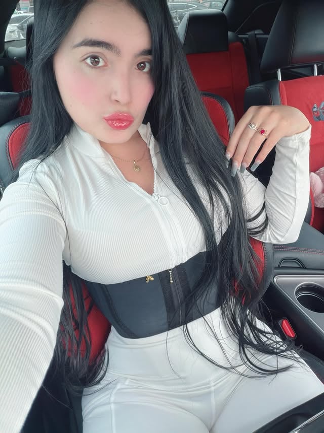 Gym day🤍🖤 by @yanet.gutierrez.2