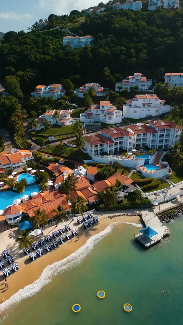Set along the hillside with views of the Caribbean Sea, @WindjammerLanding offers the perfect blend of relaxation, comfort, and island living. From spacious beachfront villas and private plunge pools to waterfront dining and sunset views, every part of the experience captures the beauty of Saint Lucia. #TravelSaintLucia by @travelsaintlucia