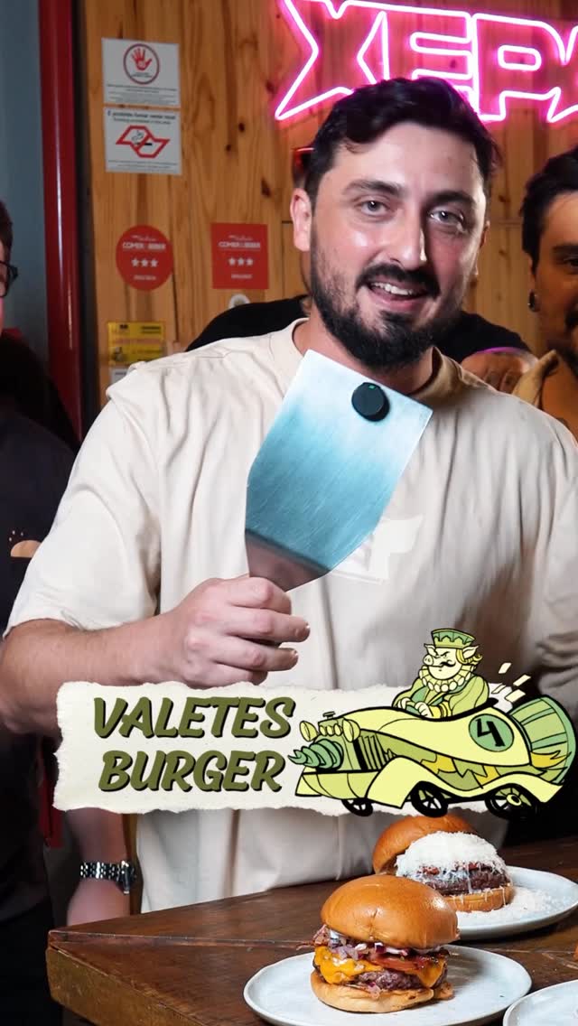 Chegamos ao final do Burger dos Brabos. 🔥Um evento que marcou Santa Cecília, reuniu grandes nomes do burger e trouxe semanas absurdas aqui no Xepa.E pra fechar esse evento do jeito certo, quem assume a parrilla é o Lucas da Valetes Burger trazendo um burger que foge totalmente do óbvio: vinagrete de polvo no meio dessa brutalidade. 🐙🔥🔥 27/05 a 30/05Disponível por tempo LIMITADO.Se você acompanhou o Burger dos Brabos até aqui… já sabe que essa última semana vai ser diferente.📍 R. Jaguaribe, 529 – Santa Cecília – São Paulo#Xepa #BurgerDosBrabos #ValetesBurger #BurgerSP #SantaCecilia HamburguerArtesanal Parrilla Polvo FoodSP BurgerLovers by @xepabr
