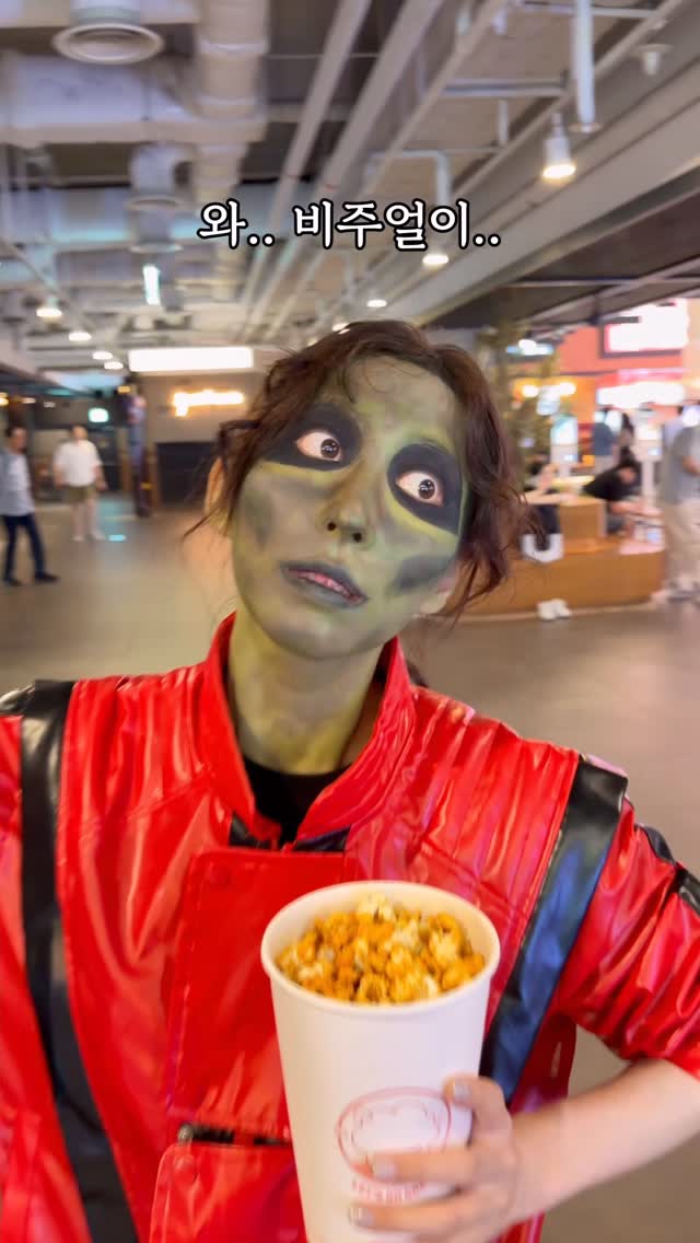 Thriller 좀비 피규어 언박싱 🧟🩸🖤 @michaeljackson by @sejin.kr