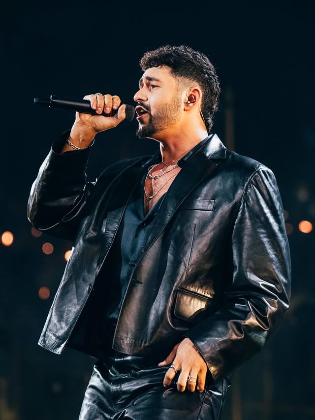 ⁨ ⁨ ⁨ עם ישראל היקר 💙השבועות האחרונים היו פשוט מטורפים, לקח לי רגע לעכל, ועכשיו כמה מילים על החוויה המשוגעת שעברנו 🙏🏻חזרתי לארץ עם הלב הכי שלם שיש. מעבר לכל מספר או תוצאה זכיתי להרגיש את האהבה והאחדות של העם היפה שלנו איתי בכל רגע ורגע.זכיתי להרגיש בתקופה הזו כמה כוח יש לעם האדיר שלנו.תודה שנתתם לי את הזכות לייצג את המדינה שלנו,לשאת את הדגל שלנו בגאווה ולהביא את הלב שלי לבמה הזאת! תודה לרקדניות שנתנו את הכל והביאו ביצוע מטורף פעם אחרי פעם! תודה ענקית לצוות שלי שתמיד איתי בכל צעד מקרוב ומרחוק -‪‪‪@zachazg‪@rudysmadj‪@juliencastel‬‪@shirskyy_‪@eylonkr‬‪@dvorykerzhner‬‪@avinoamz_‬‬‪ @annegroup_ 🫶🏻למשפחה המדהימה שלי ולחברים המלכים שלי שבאו עד לוינה לתמוך בי מקרוב,תודה לצוות האדיר של טדי קשת והכוכב הבא, תודה למשלחת של כאן שליוותה אותנו בצורה הכי טובה שיש, לצוות האבטחה שנתן לו תחושה בטוחה בכל רגע, ליוצרי השיר נדב, צליל ויובל הכל כך מוכשרים!תודה לבורא עולם, תודה על הטוב, תודה על הדרך, ועל כך שציוותת לי אנשים מדהימים וכל כך מדויקים בזמן הזה.ותודה הכי הכי גדולה לכם, על כל התמיכה, על כל הודעה, תגובה, שיתוף, הרגשתי עטוף באהבה כמו שלא הרגשתי מעולם.אמרתי את זה על הבמה, ואגיד את זה שוב - עם ישראל חי!🇮🇱🇮🇱🇮🇱ואחרי כל הטירוף הזה, הדבר שאני הכי רוצה זה כבר לפגוש אתכם, לשיר איתכם ביחד, להרגיש את האנרגיות שלכם מקרוב ופשוט להיות איתכם 🫶🏼 מאחל לנו שנמשיך להפיץ אהבה להראות את הטוב שלנו לעולם ונזכור תמיד שמה שהכי חזק בעם שלנו ומה שהכי מחזק אותו זו האחדות.אתם שברתם את האתר של הבארבי, העפתם את מישל הכי גבוה במצעדים, זה כל כך לא מובן מאליו.אני אוהב אתכם בטירוף ❤️‍🔥הרבה מאוד דברים מרגשים בדרך, ניפגש ממש בקרוב 💙I’m trying to find the words to sum up this incredible experience. Thank you so much for all the love and support, seeing your amazing comments means the world to me and I don’t take a single one for granted.A huge thank you to the incredible crew who’ve been by our side throughout this whole Eurovision journey.I love you guys so, so much 🫶🏻Can’t wait to see you all soon!📸: Sarah Lousie Bennet Corinne Cumming⁩⁩⁩ by @noam_bettan