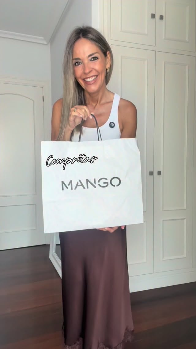 Compritas de #mango 💙Mono 27025834Vestido 27007164#haul #mangohaul #mono #whitedress by @ainhizeruiz