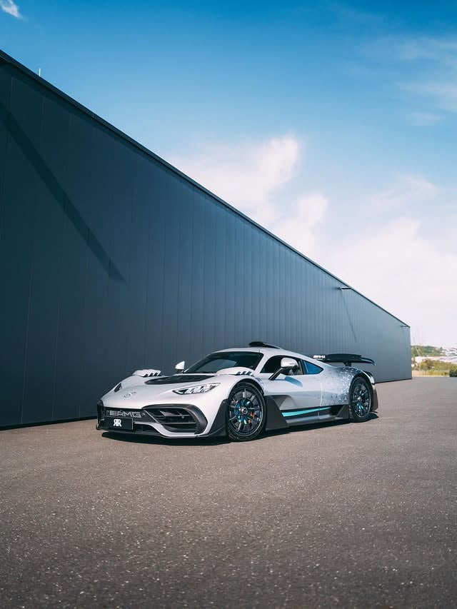 Your daily dose of pure performance is here: meet the #MercedesAMG ONE, from the grid to the street 🏁 📸 @fierlinga_dffotografie #MercedesAMG #MyAMG Mercedes-AMG ONE | Stromverbrauch gewichtet kombiniert: 47,5 kWh/100 km plus 11l/100 km | Kraftstoffverbrauch kombiniert bei entladener Batterie: 15.8l/100km | CO₂-Emissionen gewichtet kombiniert: 250 g/km | CO₂-Klasse gewichtet kombiniert: G | CO₂-Klasse bei entladener Batterie: G
