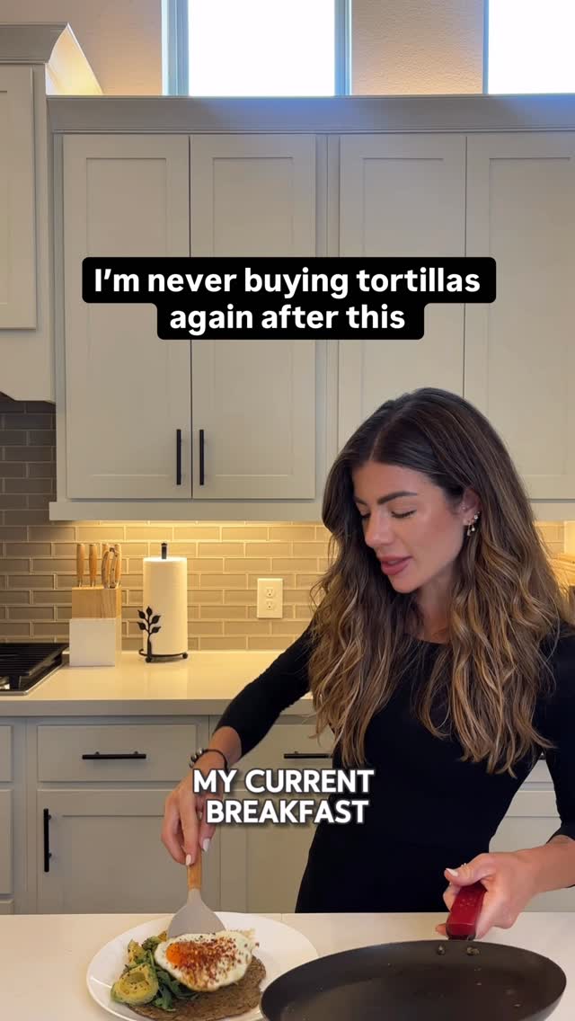 i’m never buying tortillas again 🤝🌮2 ingredient tortillas that take 5 minutes to prep and come out delish ✨ Ingredients:• 1 cup rolled oats• 2 tbsp chia seeds• 1 cup water• Salt, pepper & garlic powder to taste✨ Directions:1. Blend everything until smooth.2. Let the batter rest for 15 minutes.3. Pour into a nonstick pan like a thin tortilla.4. Cook a few minutes per side until golden.That’s it. Save this one for easy breakfast or taco night🫶#recipe #recipeshare #healthyrecipes #healthyeating #healthylifestyle by @allybesse