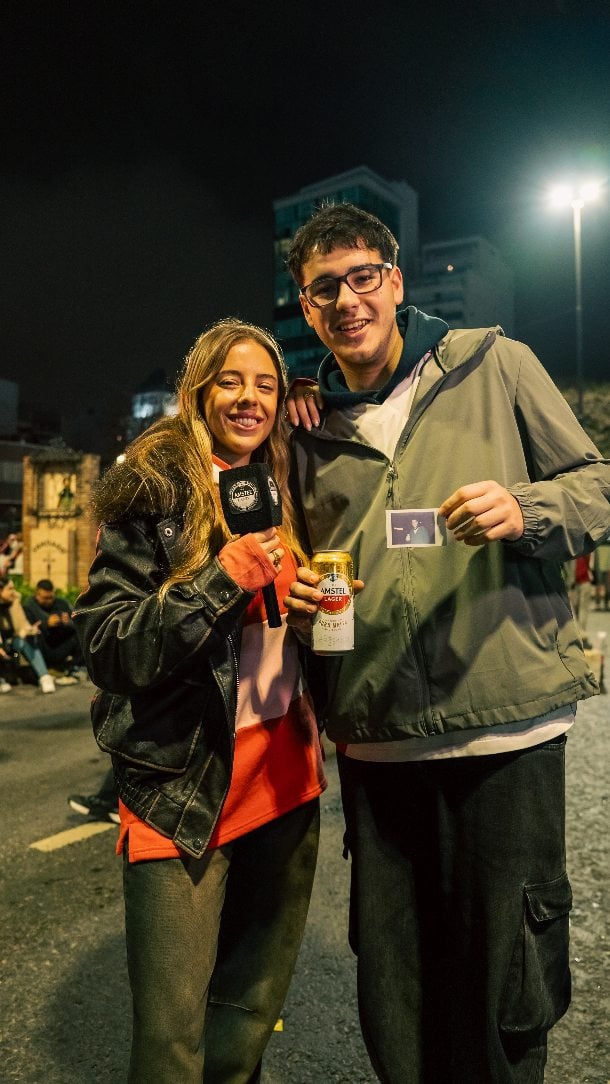 Si nos preguntás cómo se ve la previa perfecta: amigos, Amstel helada y una foto para el recuerdo. 🍻 by @natijota