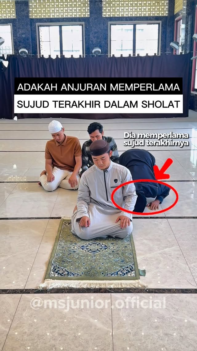 MEMPERLAMA SUJUD TERAKHIR“Memperpanjang sujud terakhir ketika shalat bukanlah termasuk sunnah Nabi shallallahu ‘alaihi wa sallam. Karena yang disunnahkan adalah seseorang melakukan shalat antara ruku’, bangkit dari ruku’ (i’tidal), sujud dan duduk antara dua sujud itu hampir sama lamanya. Sebagaimana hal ini dijelaskan dalam hadits Baro’ bin ‘Azib, ia berkata, “Aku pernah shalat bersama Nabi shallallahu ‘alaihi wa sallam. Aku mendapati bahwa berdiri, ruku’, sujud, duduk beliau sebelum salam dan berpaling, semuanya hampir sama (lamanya). ” Inilah yang afdhol. Akan tetapi ada tempat do’a selain sujud yaitu setelah tasyahud (sebelum salam). Nabi shallallahu ‘alaihi wa sallam ketika mengajarkan ‘Abdullah bin Mas’ud tasyahud, beliau bersabda, “Kemudian setelah tasyahud, terserah padamu berdo’a dengan doa apa saja”. Maka berdo’alah ketika itu sedikit atau pun lama setelah tasyahud akhir sebelum salam. (Fatawa Nur ‘ala Ad Darb, kaset no. 376, side B)📷 @msjunior.official x Ustadz @hidayatullahofficial @mahasiswa.salaf #sifatshalatnabi #mahasiswasalaf #sunah by @mahasiswa.salaf