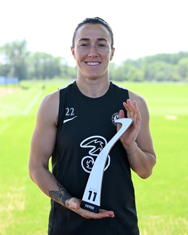 Eight and counting 🏆Lucy Bronze receives her record eighth FIFPRO Women’s #World11 trophy for a Euros and treble-winning 2024-25 season 🙌ℹ️ The 2025 FIFPRO Women’s #World11 was decided by over 6,000 professional women’s footballers worldwide. by @lucybronze