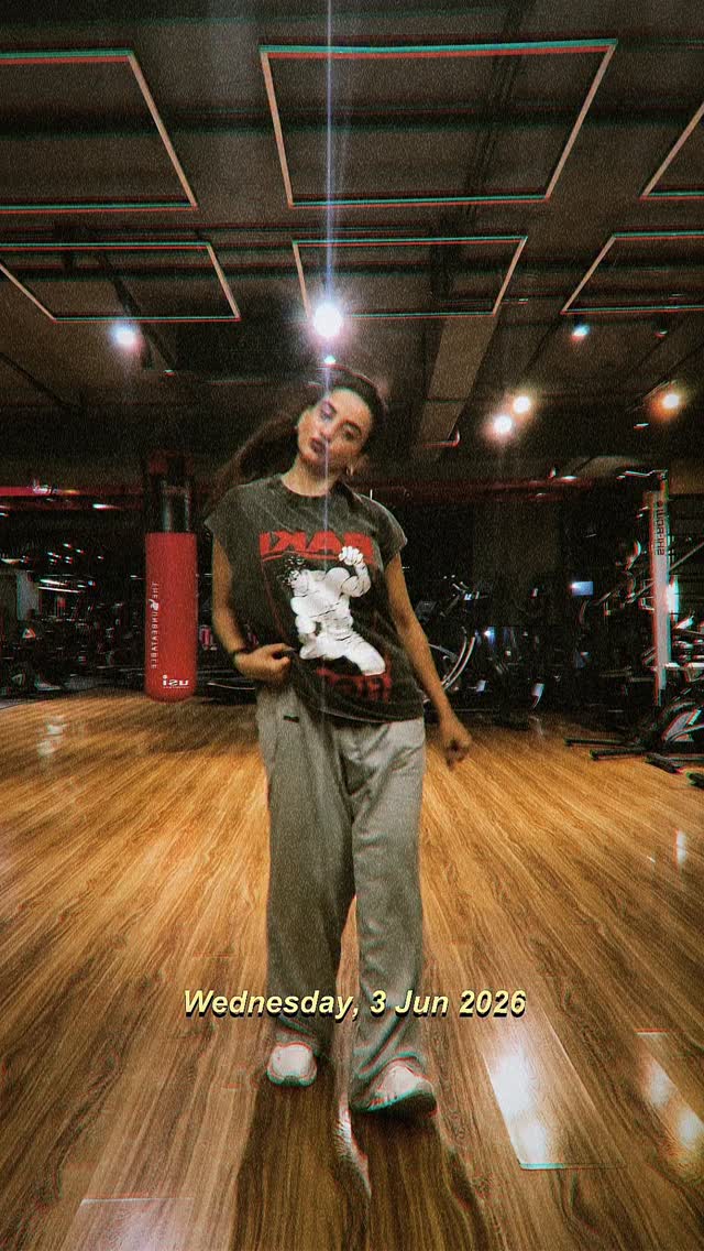 Gym me koi nahi hai In my zone 😁🧿🔥💪🏻

#aksharasingh