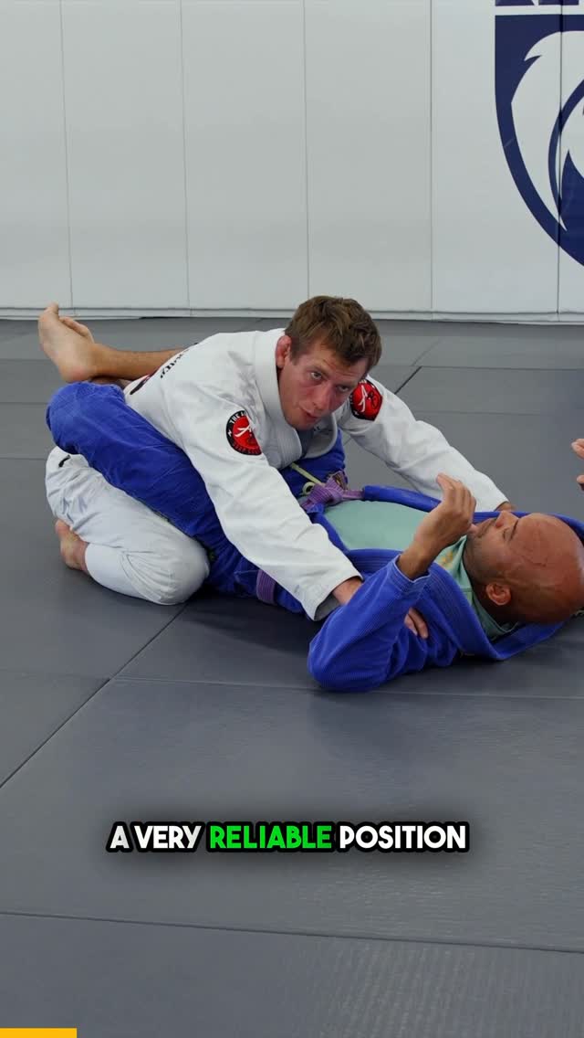 If you’re new to jiu jitsu or have experience this is such an effective way to open the closed guard! …🥋 @keenancornelius by @legion_ajj