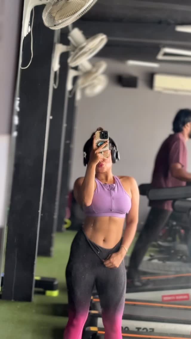 Let’s do abs workout!😌❤️#gym #gymrat #trending #reels #abs by @paayaliah