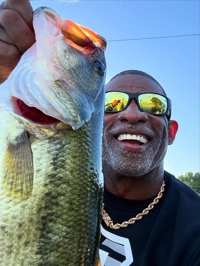 Today was a good day! @blenders @abugarcia_fishing @basscatboats by @deionsanders