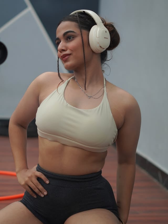 🤍🎧😮‍💨 by @_rijakkaur