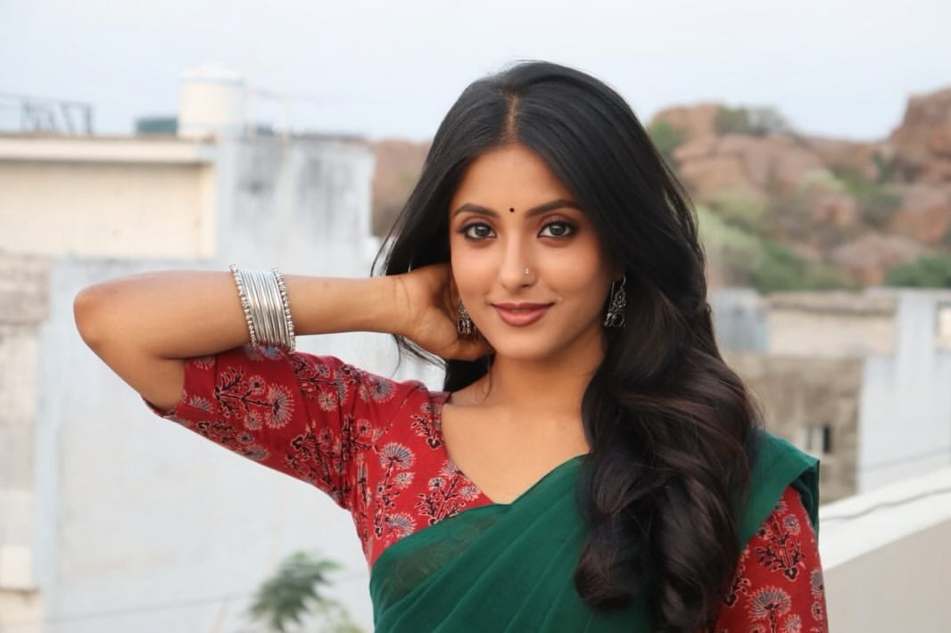 Jhumka✨ > Gucci bag ❤️#fyp #desigirl #ulkagupta #browngirl #ulkaganessh by @ulkagupta