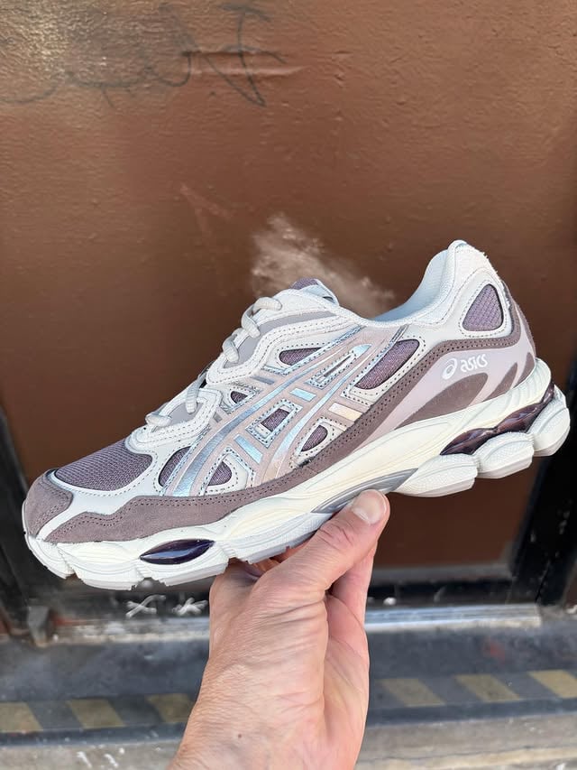 New Cocoa Powder/Pure Silver Gel NYC available now from @asics_sportstyle ✨✨✨ by @laborskateshop