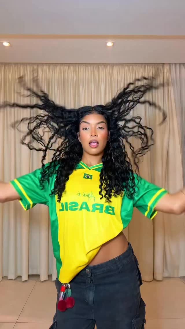 Já foram assistir o clipe de “ GLOSS DE CEREJA “ hoje ? 🎶🍒 by @acasasaturno