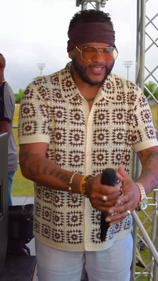 We had such a great time at the 103FM picnic lime. 🕺💃Thank you for all the love and positive energy.🙏♥️🎥 @sunil_ramkissoon868 #yaaram #baheankhiyon #dilenadan #raymondramnarine #103fm by @raymondramnarine