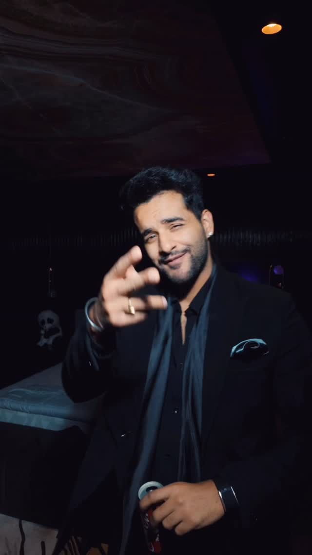 Masti chalti rehni chahie😆😆