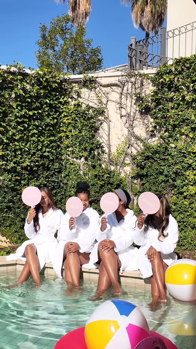 Officially part of the Essie Squad! 🥳💅For Nail Polish Day, I received the sweetest proposal and honestly… how could I say no? 🥺🥰So excited to be part of a brand that truly understands self-care! P.S. Essie products are currently 40% off on Takealot and Superbalist! #essieSA #NailPolishDay #essiepartner @essie #nailpolish by @lisa_mthembu