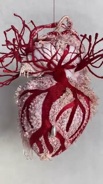 We love the sheer amount of textures, beading and beautiful organic shapes that often blend together to create @ema.shin's larger than life textile sculptures! by @beautifulbizarremagazine